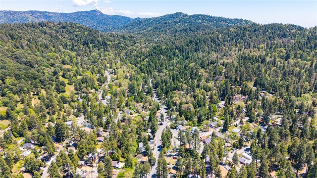 23120 Sycamore Lane, Crestline CA: https://media.crmls.org/medias/0d17e938-3762-4aff-b1c2-de6d98f0825d.jpg
