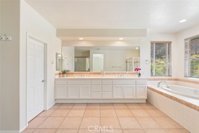 Detail Gallery Image 41 of 75 For 1707 Flag Pin Dr, Corona,  CA 92883 - 6 Beds | 4/1 Baths