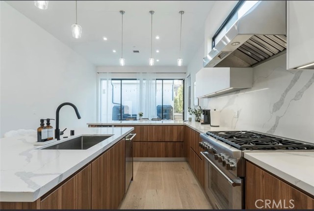 Detail Gallery Image 8 of 23 For 12136 Clarkson Rd Rd, Los Angeles,  CA 90064 - 3 Beds | 2/1 Baths