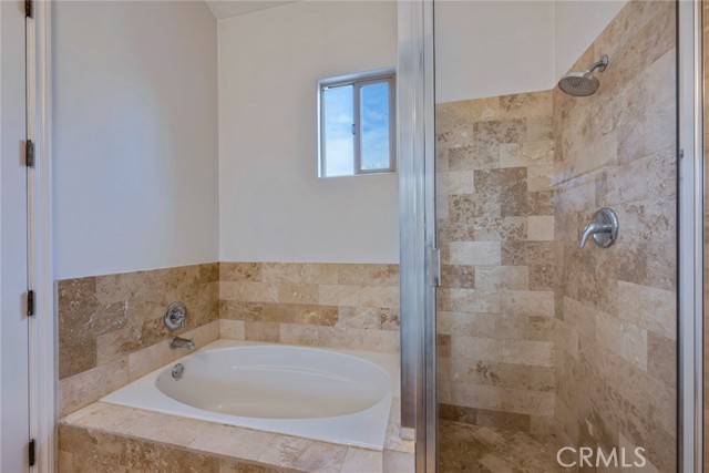 Detail Gallery Image 20 of 36 For 5027 Colfax Ave #1,  Valley Village,  CA 91601 - 3 Beds | 3 Baths