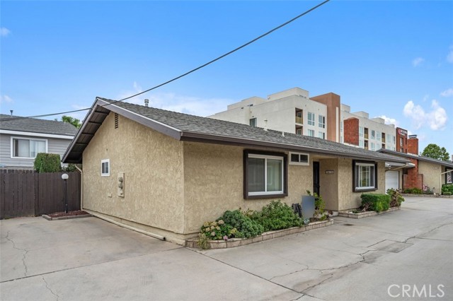 5615 Sultana Avenue, Temple City CA: https://media.crmls.org/medias/0d191475-d16e-430b-ae6f-d1acea2d8367.jpg