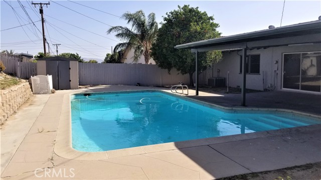 Image 3 for 5667 Elm Ave, San Bernardino, CA 92404