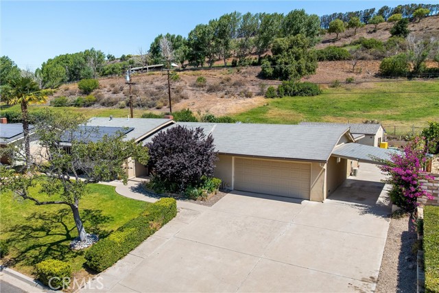 355 Glennora Way, Buellton CA: https://media.crmls.org/medias/0d19fb35-460d-4c34-ba83-1d6d6cf9a3f9.jpg