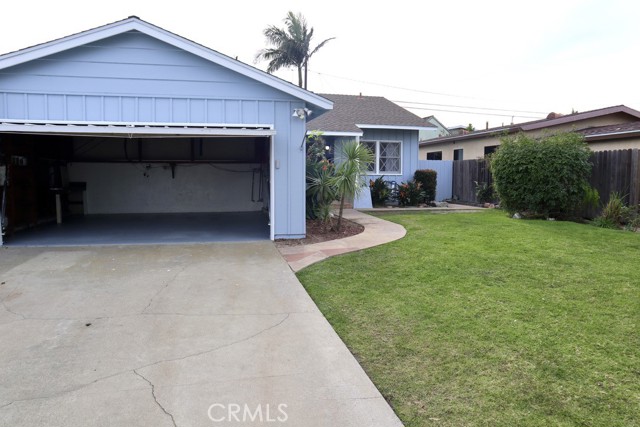 Detail Gallery Image 18 of 23 For 422 Avenue E, Redondo Beach,  CA 90277 - 4 Beds | 2 Baths