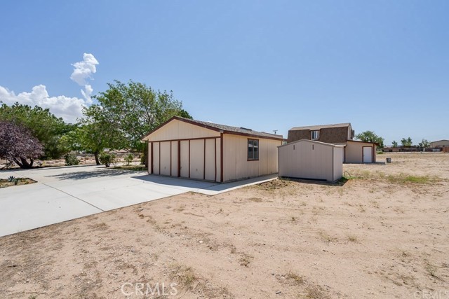 9582 Buttemere Road, Phelan CA: https://media.crmls.org/medias/0d1c5bfb-ef7c-45ac-9d61-6f2943376a94.jpg
