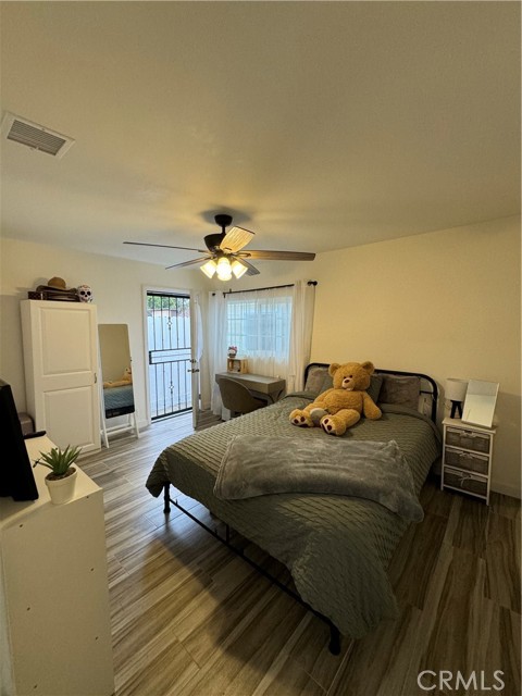 Detail Gallery Image 15 of 20 For 9326 Dorrington Ave, Arleta,  CA 91331 - 4 Beds | 2/1 Baths