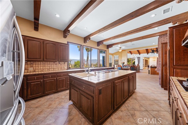 Detail Gallery Image 18 of 65 For 1605 Walter Ct, Colton,  CA 92324 - 4 Beds | 6 Baths