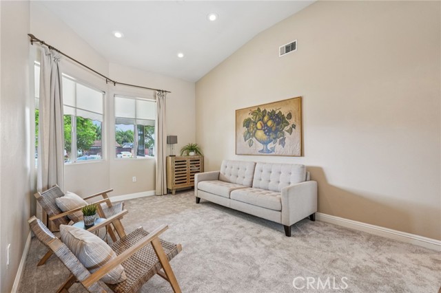 11272 Weatherby Road, Los Alamitos CA: https://media.crmls.org/medias/0d1fdb72-3526-4d90-b279-883b282a2ffa.jpg
