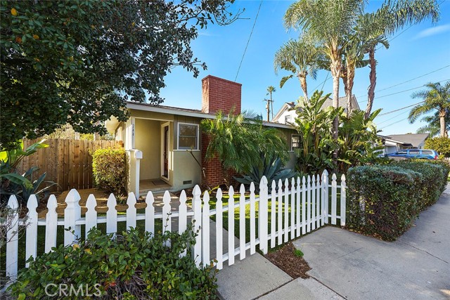Detail Gallery Image 1 of 1 For 244 N Batavia, Orange,  CA 92868 - 3 Beds | 2 Baths