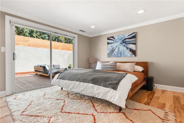 Detail Gallery Image 14 of 31 For 8844 Villanova Ave, Los Angeles,  CA 90045 - 5 Beds | 4 Baths