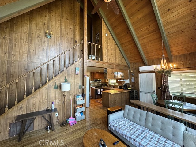 1286 Aleutian Drive, Lake Arrowhead CA: https://media.crmls.org/medias/0d20adb0-23fc-41d0-87af-1d37dfb3e173.jpg