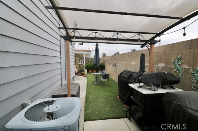 Detail Gallery Image 6 of 36 For 14044 Lake Glen Dr #38,  La Mirada,  CA 90638 - 2 Beds | 2 Baths