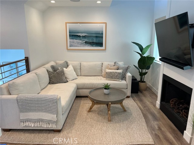 123 36th, Newport Beach CA: https://media.crmls.org/medias/0d2193b3-e4b4-4d1d-bcc5-98248ca186cb.jpg