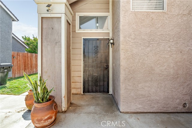 Detail Gallery Image 5 of 31 For 11799 Autumn Pl, Fontana,  CA 92337 - 3 Beds | 2/1 Baths