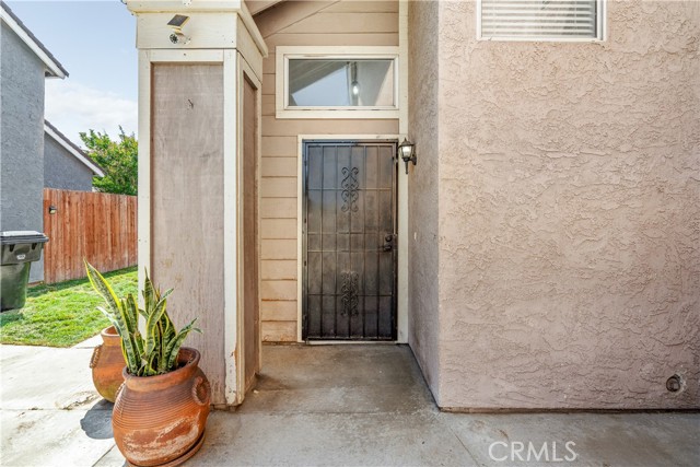 Detail Gallery Image 5 of 31 For 11799 Autumn Pl, Fontana,  CA 92337 - 3 Beds | 2/1 Baths