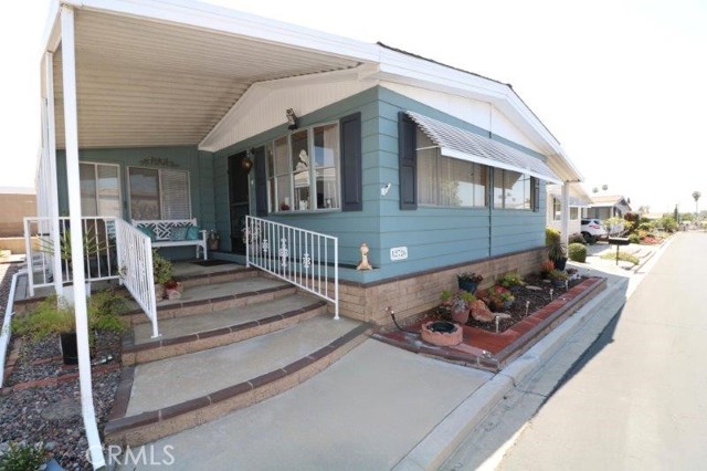 Detail Gallery Image 2 of 46 For 12726 Lake Forest Dr #25,  La Mirada,  CA 90638 - 2 Beds | 2 Baths