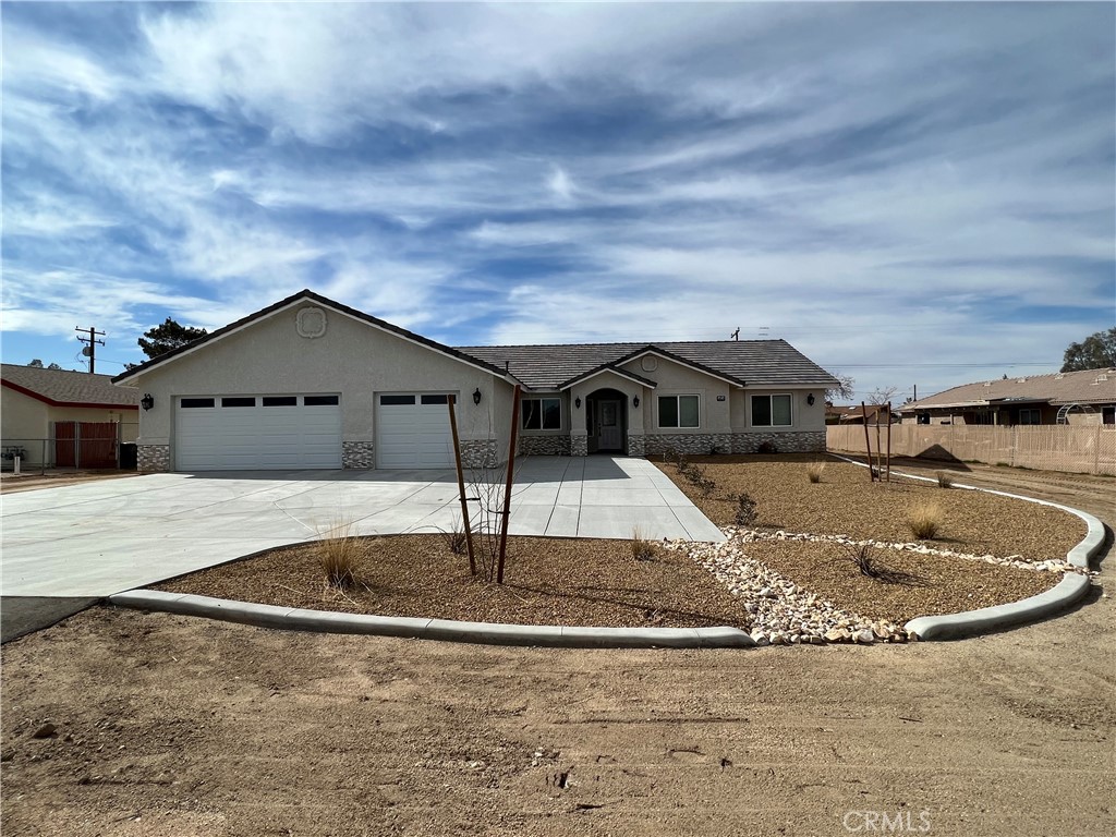 12462 Central Road, Apple Valley, CA 92308