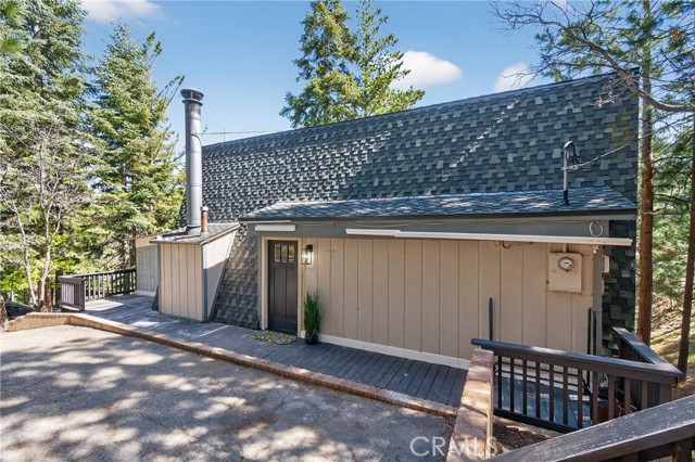Detail Gallery Image 8 of 49 For 26980 Everest, Lake Arrowhead,  CA 92317 - 2 Beds | 2 Baths
