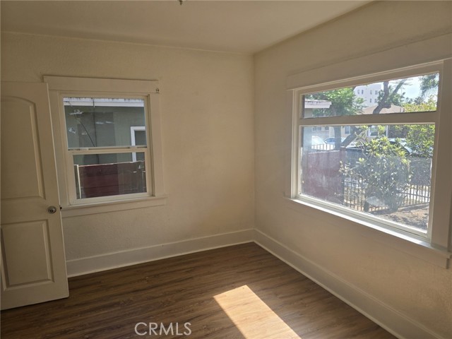 Detail Gallery Image 4 of 13 For 2538 Elm Ave, Long Beach,  CA 90806 - 4 Beds | 2 Baths