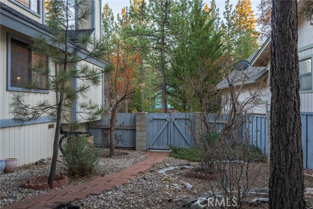 Detail Gallery Image 7 of 37 For 849 Waldstrasse Way, Big Bear Lake,  CA 92315 - 4 Beds | 3/1 Baths