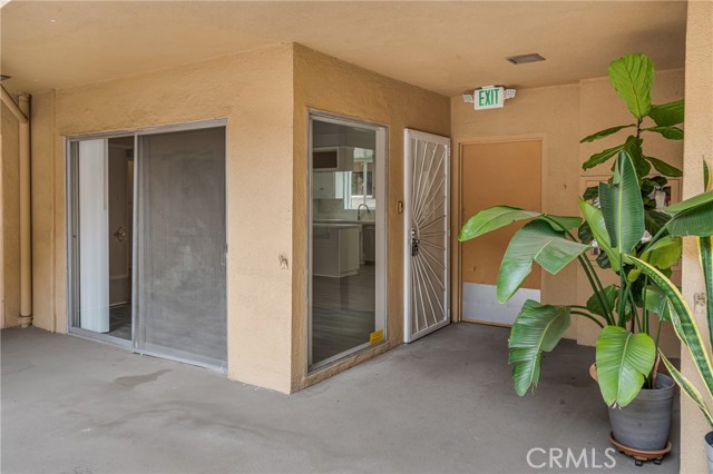 2033 E. 3rd St., Long Beach CA: https://media.crmls.org/medias/0d229ee9-8bdf-42c2-8f28-f67a0670a23f.jpg