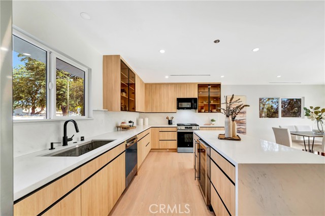 Detail Gallery Image 16 of 42 For 22500 Baltar, West Hills,  CA 91304 - 4 Beds | 3 Baths