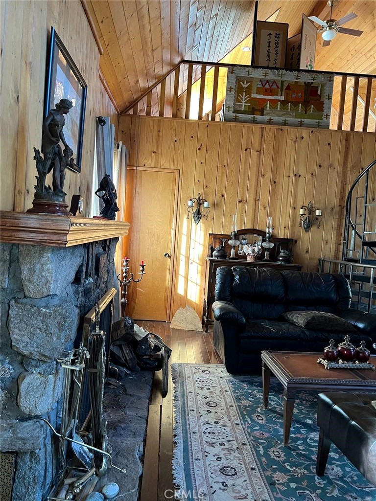 https://media.crmls.org/medias/0d242773-e12b-4467-a67c-aa800598622e.jpg?preset=X-Large