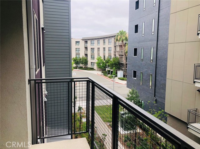 Detail Gallery Image 6 of 7 For 221 Bowery, Irvine,  CA 92612 - 3 Beds | 2/1 Baths