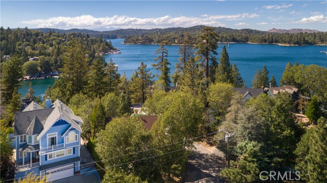 Detail Gallery Image 1 of 1 For 506 Emerald Drive, Lake Arrowhead,  CA 92352 - 3 Beds | 3 Baths