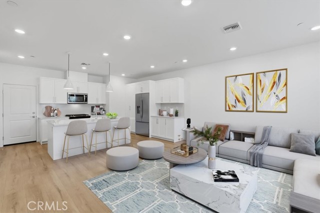 Detail Gallery Image 5 of 33 For 2378 Channel Drive #103,  Ventura,  CA 93003 - 3 Beds | 2/1 Baths