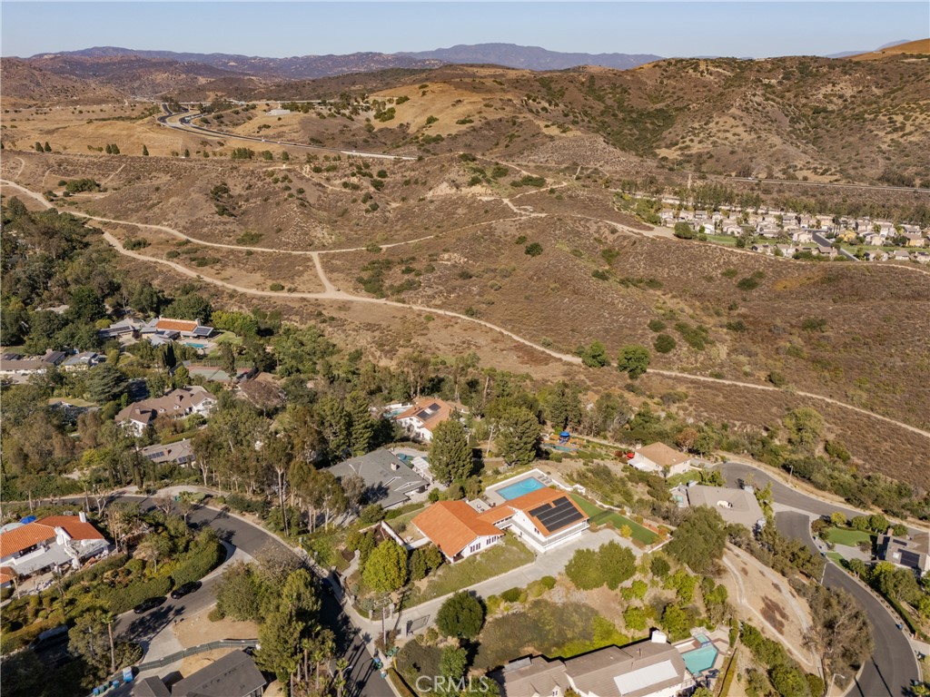 https://media.crmls.org/medias/0d2a1478-691f-4335-87d5-00b0772c7c6f.jpg?preset=X-Large