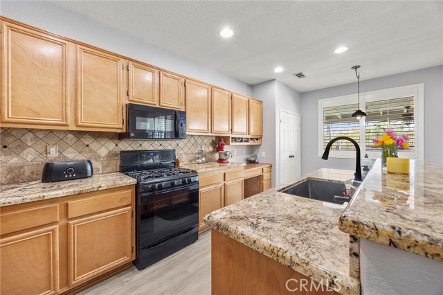 35511 Crest Meadow Drive, Wildomar CA: https://media.crmls.org/medias/0d2acb1c-5395-4109-b7f8-e7ea458b827e.jpg