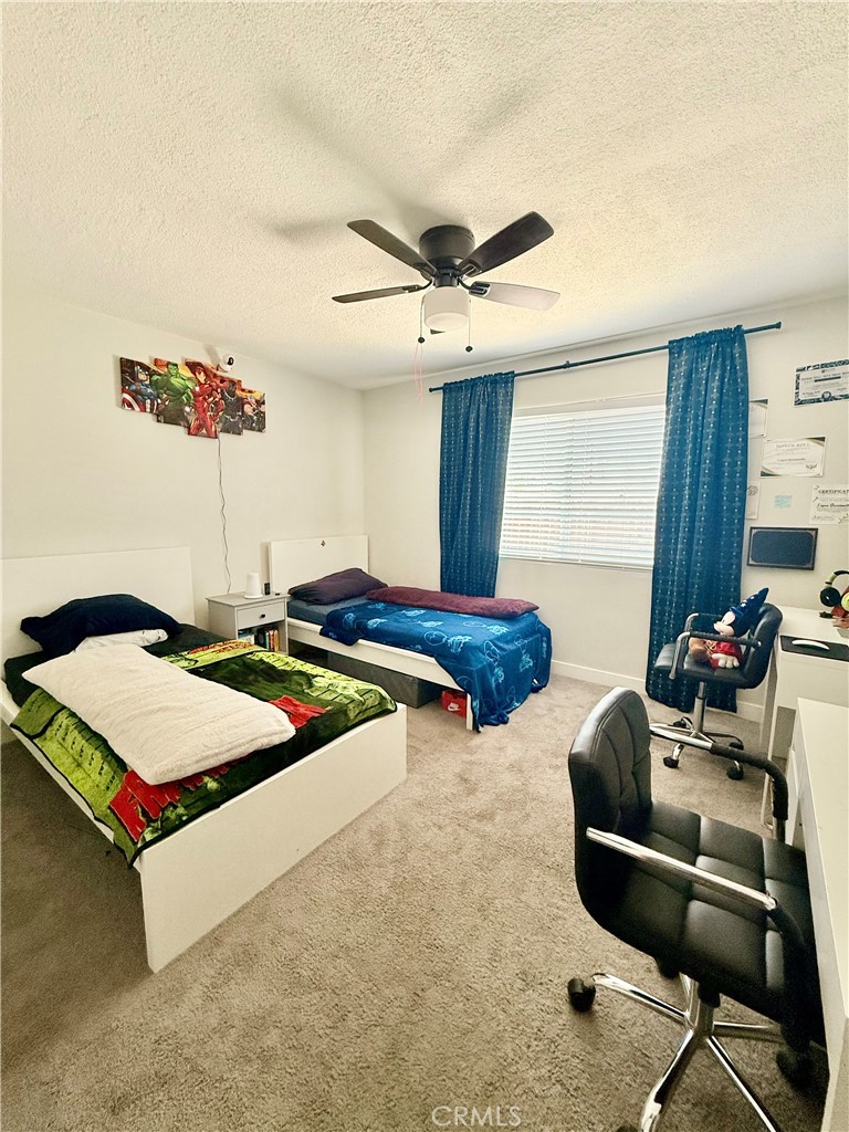 https://media.crmls.org/medias/0d2c1b72-28a9-47f3-8e1b-94ff756f6b77.jpg?preset=X-Large