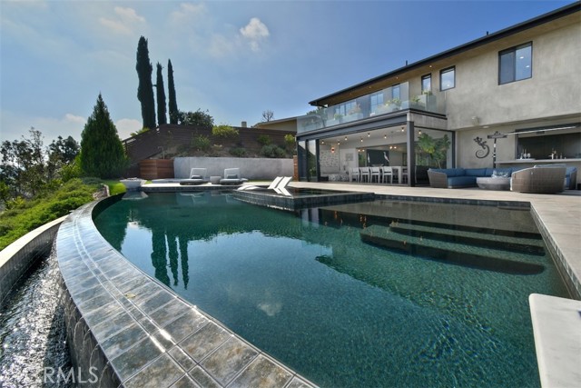 Detail Gallery Image 35 of 41 For 6100 Maury Ave, Woodland Hills,  CA 91367 - 4 Beds | 2/1 Baths