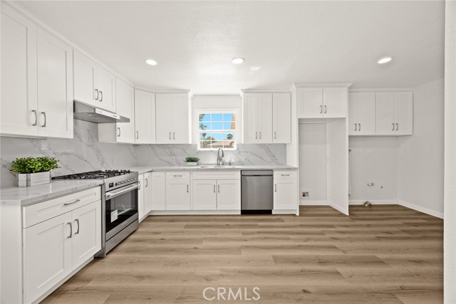 181 W Casad Street, Covina CA: https://media.crmls.org/medias/0d2c76cf-b1e2-41f7-be5b-bf5159336888.jpg