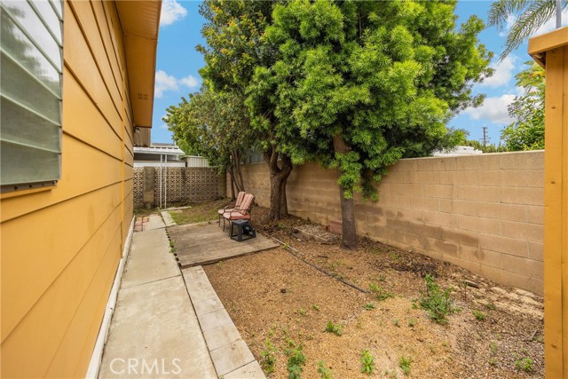 2240 Lake Glen Dr, La Habra CA: https://media.crmls.org/medias/0d2d0975-2e15-4633-8edc-1a0f74253551.jpg