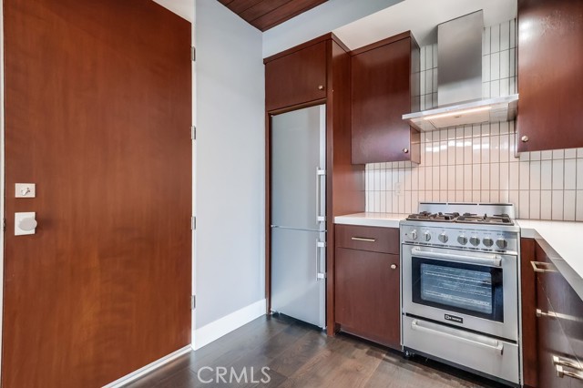 6715 E Ocean Boulevard, Long Beach CA: https://media.crmls.org/medias/0d2d4833-1b37-4cae-b83a-a8264ba8ee7c.jpg