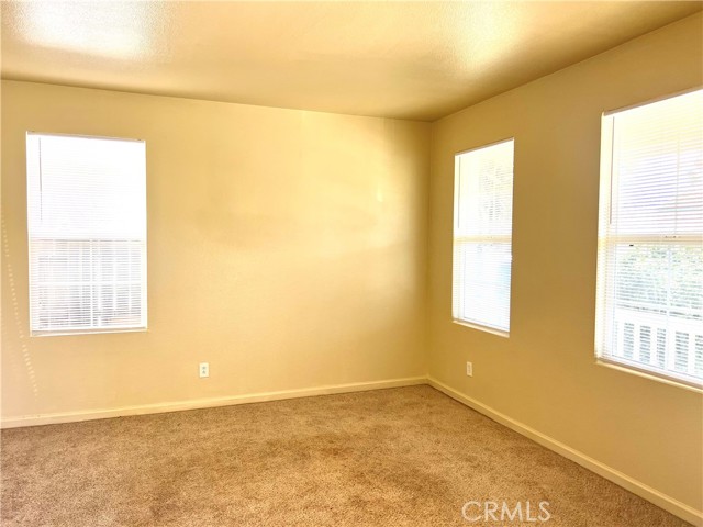 1343 Riverside Court, Merced CA: https://media.crmls.org/medias/0d2daa1b-fbc2-4937-873c-f921c6e2f516.jpg