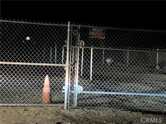 2 Ben, Cabazon CA: https://media.crmls.org/medias/0d2e2738-8f76-4f69-b090-1a236cca20aa.jpg