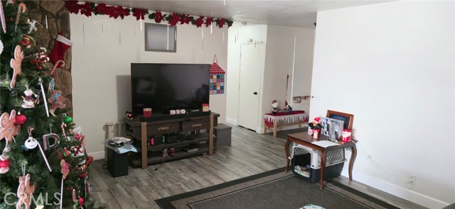 Detail Gallery Image 6 of 17 For 15481 Eto Camino, Victorville,  CA 92394 - 3 Beds | 2 Baths