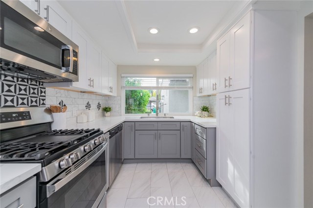 Detail Gallery Image 7 of 30 For 14 Gumwood, Irvine,  CA 92612 - 2 Beds | 2 Baths