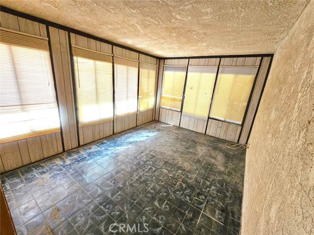 Detail Gallery Image 9 of 14 For 16376 Alviso, Victorville,  CA 92394 - 3 Beds | 2 Baths