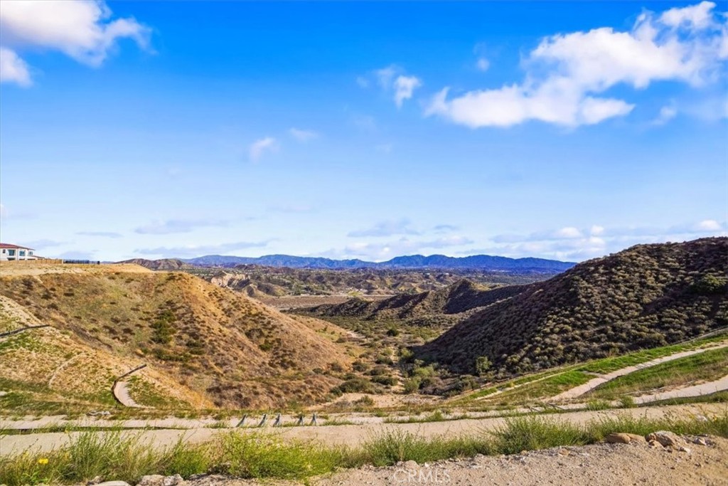https://media.crmls.org/medias/0d2fef11-b984-438c-9858-1f324e20d91f.jpg?preset=X-Large