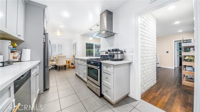 Detail Gallery Image 9 of 20 For 15852 Index St, Granada Hills,  CA 91344 - 3 Beds | 2 Baths