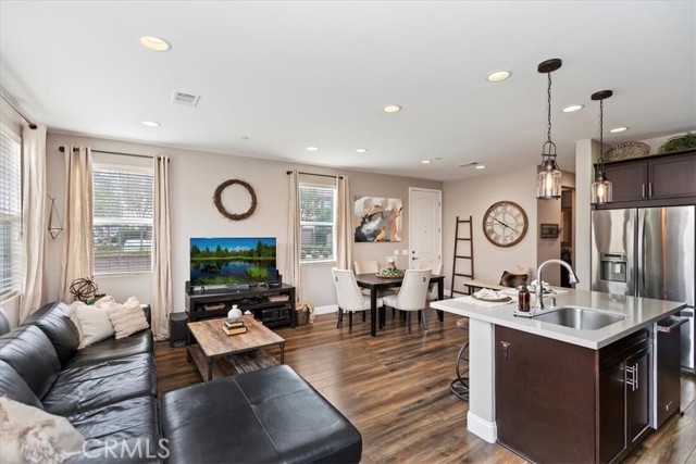 2932 Via Fiano, Ontario CA: https://media.crmls.org/medias/0d30717d-bd60-420e-b445-97faa2fad3f0.jpg