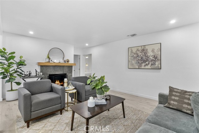 7228 Jamieson Avenue, Reseda CA: https://media.crmls.org/medias/0d30cc4d-dd54-4b5d-ad73-156ba0941783.jpg