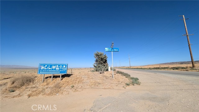 275 W Avenue B, Lancaster CA: https://media.crmls.org/medias/0d319a0f-5f2d-4b6b-8b43-d574d5cc4e6b.jpg