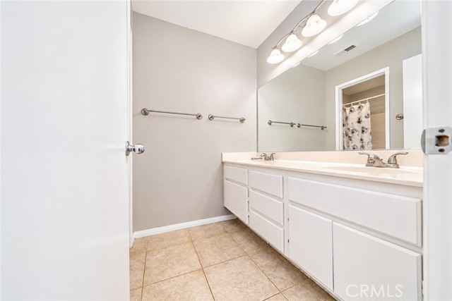 4 Bed Home for Sale in Apple Valley, California