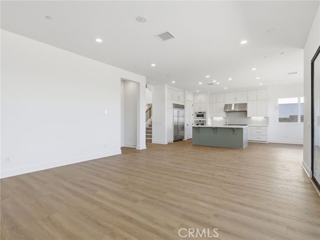 Detail Gallery Image 5 of 41 For 27558 Juniper Ln, Valencia,  CA 91381 - 5 Beds | 4/1 Baths