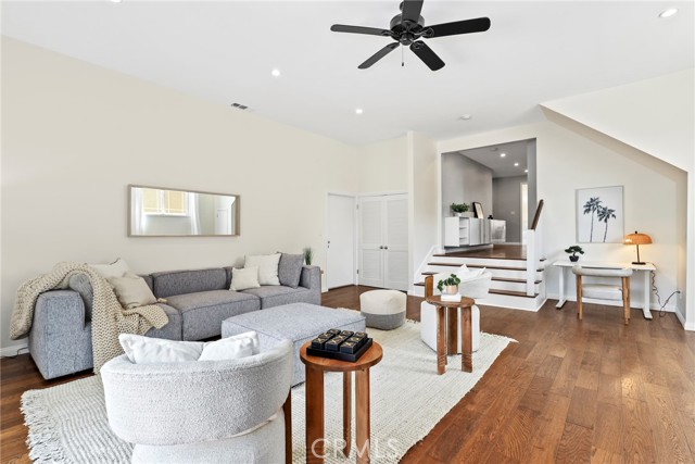 1069 Avenue D, Redondo Beach CA: https://media.crmls.org/medias/0d32fdcb-3da0-4a44-ba0d-14798d352e6b.jpg